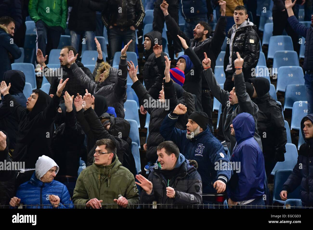 Febbraio 22, 2015:i tifosi della Steaua Bucarest prima dell inizio della Romania Liga I gioco tra Steaua Bucharest ROU e Bucarest veloce ROU a Ghencea Stadium, Romania ROU. Catalin Soare/Cal Sport Media Foto Stock