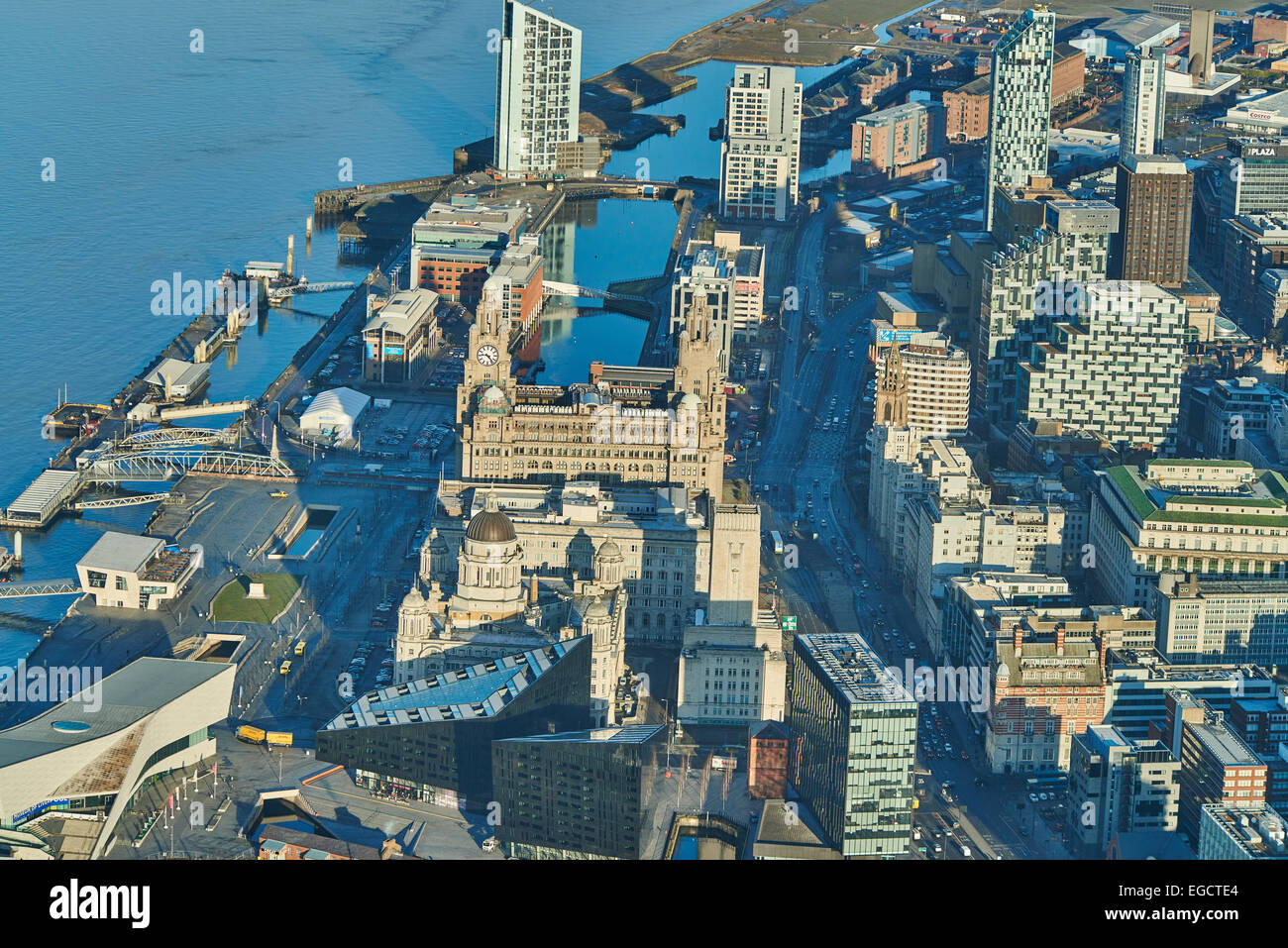 Fotografia aerea di Princes Dock e gli edifici vicini, Liverpool Foto Stock