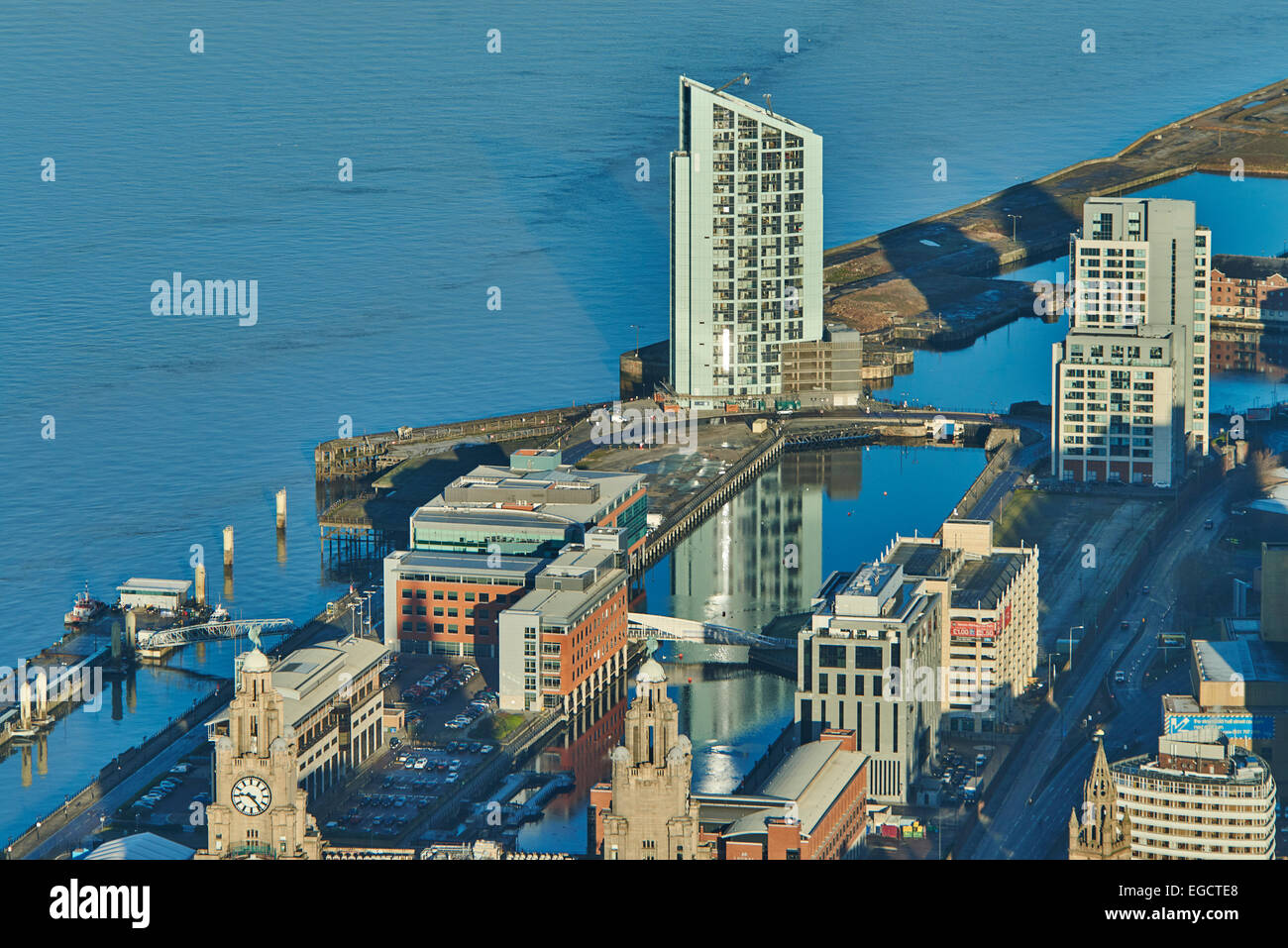 Fotografia aerea di Princes Dock e gli edifici vicini, Liverpool Foto Stock
