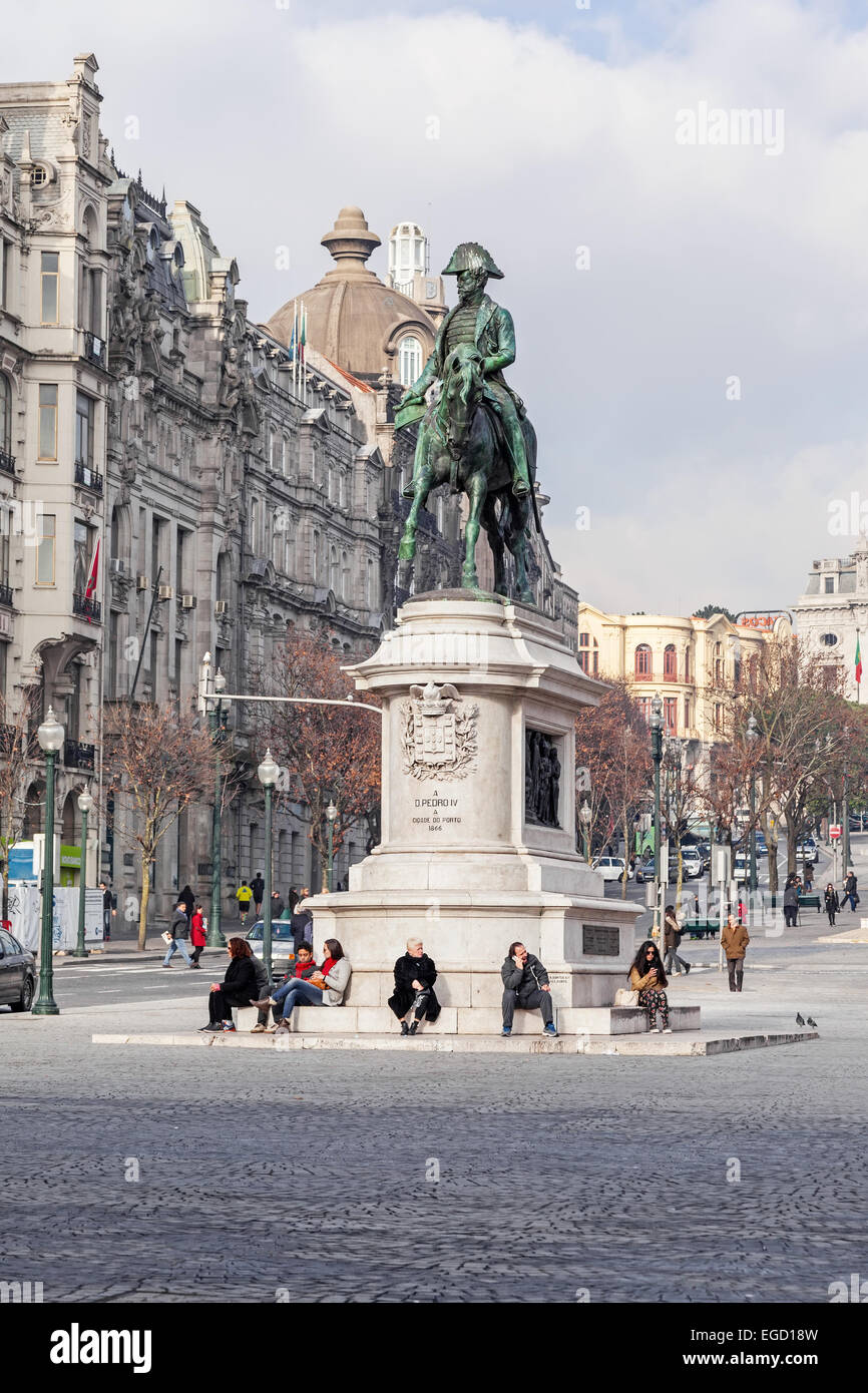Re Dom Pedro IV Statua in Aliados Avenue Foto Stock