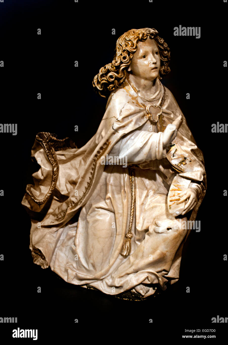 L'Annunciazione c. 1485 - 1487 ( l angelo Gabriele ) Tilman Riemenschneider alabastro (minerale), h 39.5cm × w 40.5cm ( Tilman Riemenschneider, uno dei più importanti scultori tedesco del tardo Medioevo, creato un altamente versione originale dell'Annunciazione qui. L angelo Gabriele, il cui panneggio flutti come egli vola giù, è dinamico e pieno di vitalità, in contrasto con la Virgin subì emozione. Impietrito e prese totalmente di sorpresa, lei guarda nello spazio mentre si chiude il suo libro. } Foto Stock