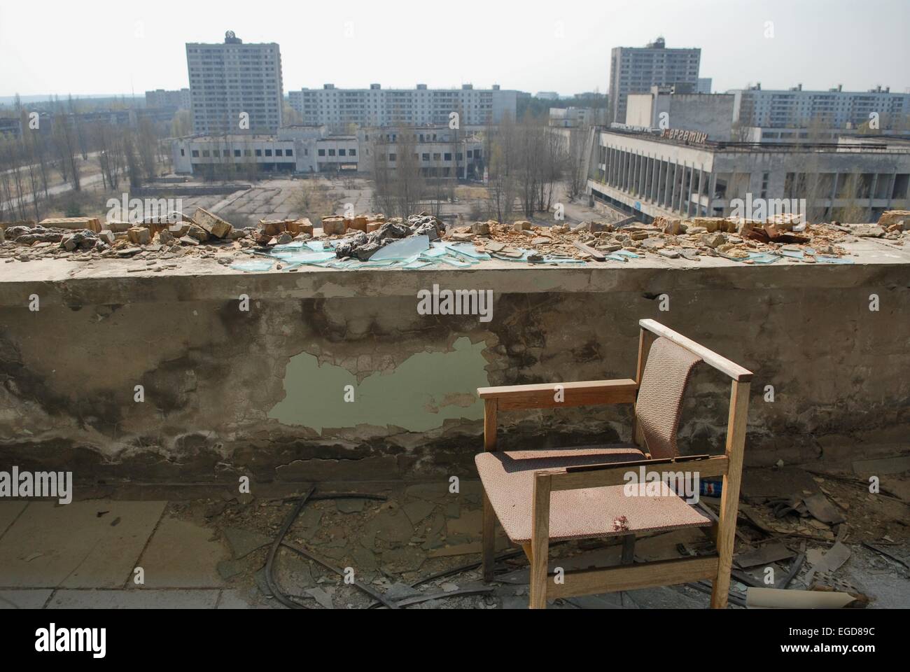Venti anni dall'incidente nucleare di Chernobyl, il pripjat città abbandonate Foto Stock