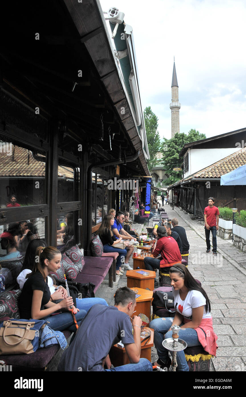 Cafe in Bascarsija nella città vecchia, Sarajevo, Bosnia ed Erzegovina Foto Stock