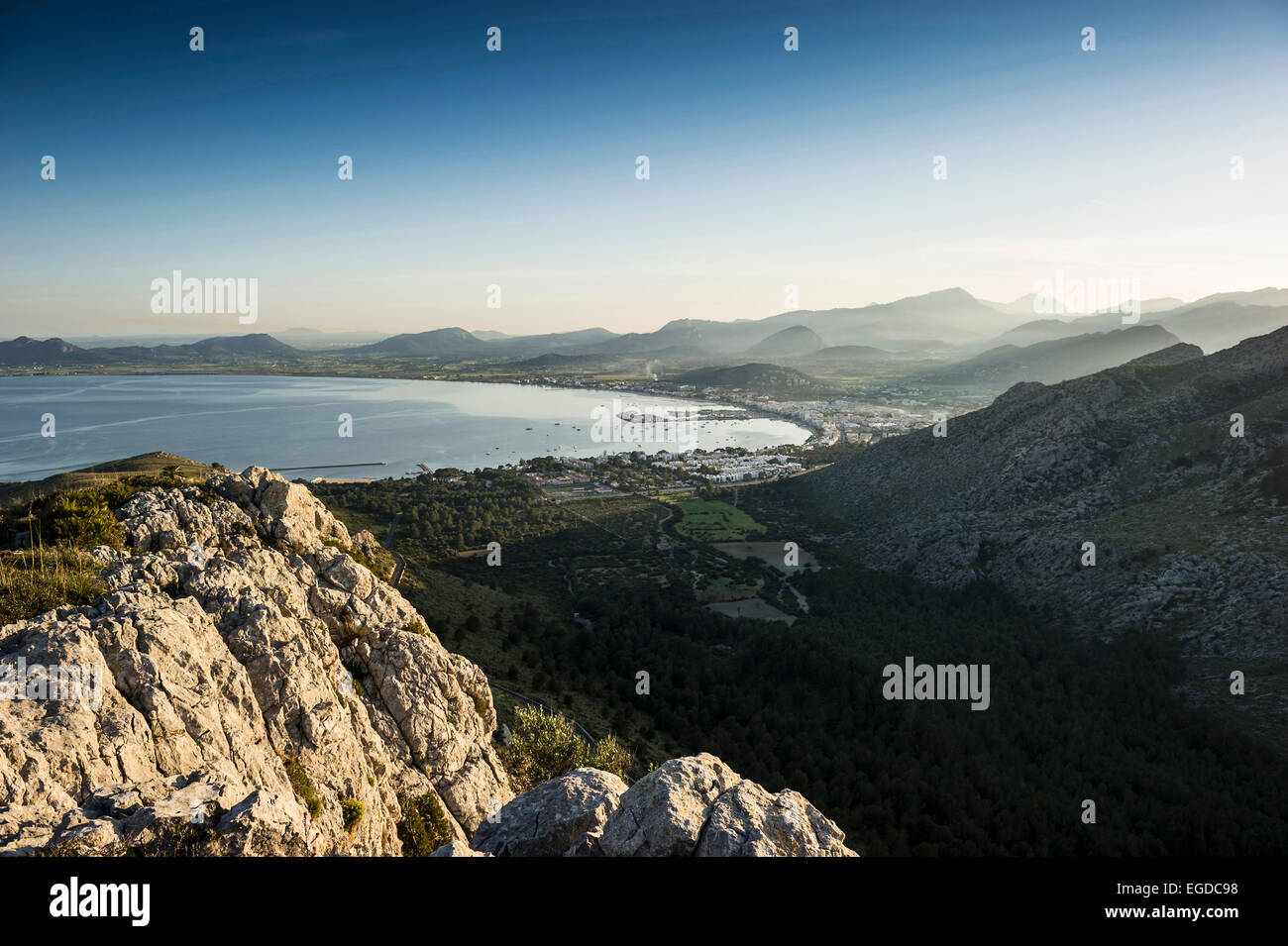 Vista di Port de Pollenca, Maiorca, SPAGNA Foto Stock