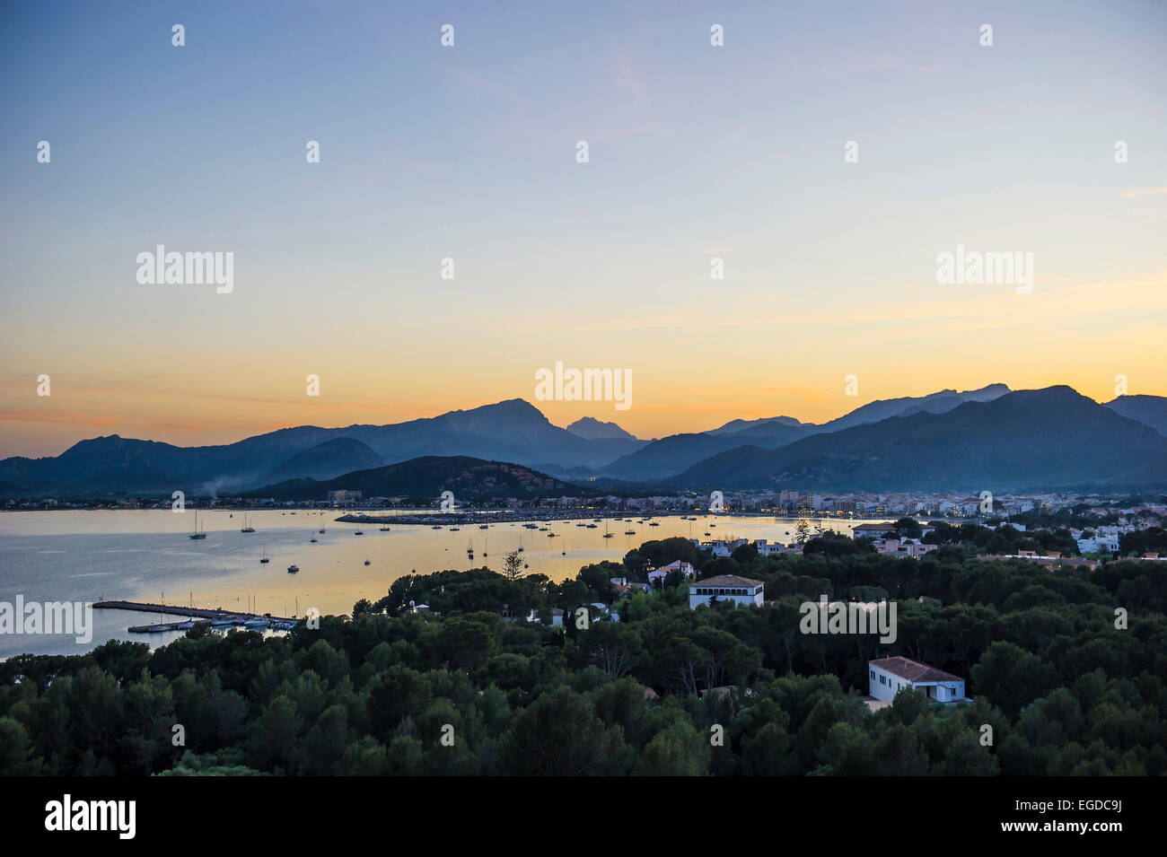 Vista di Port de Pollenca, Maiorca, SPAGNA Foto Stock