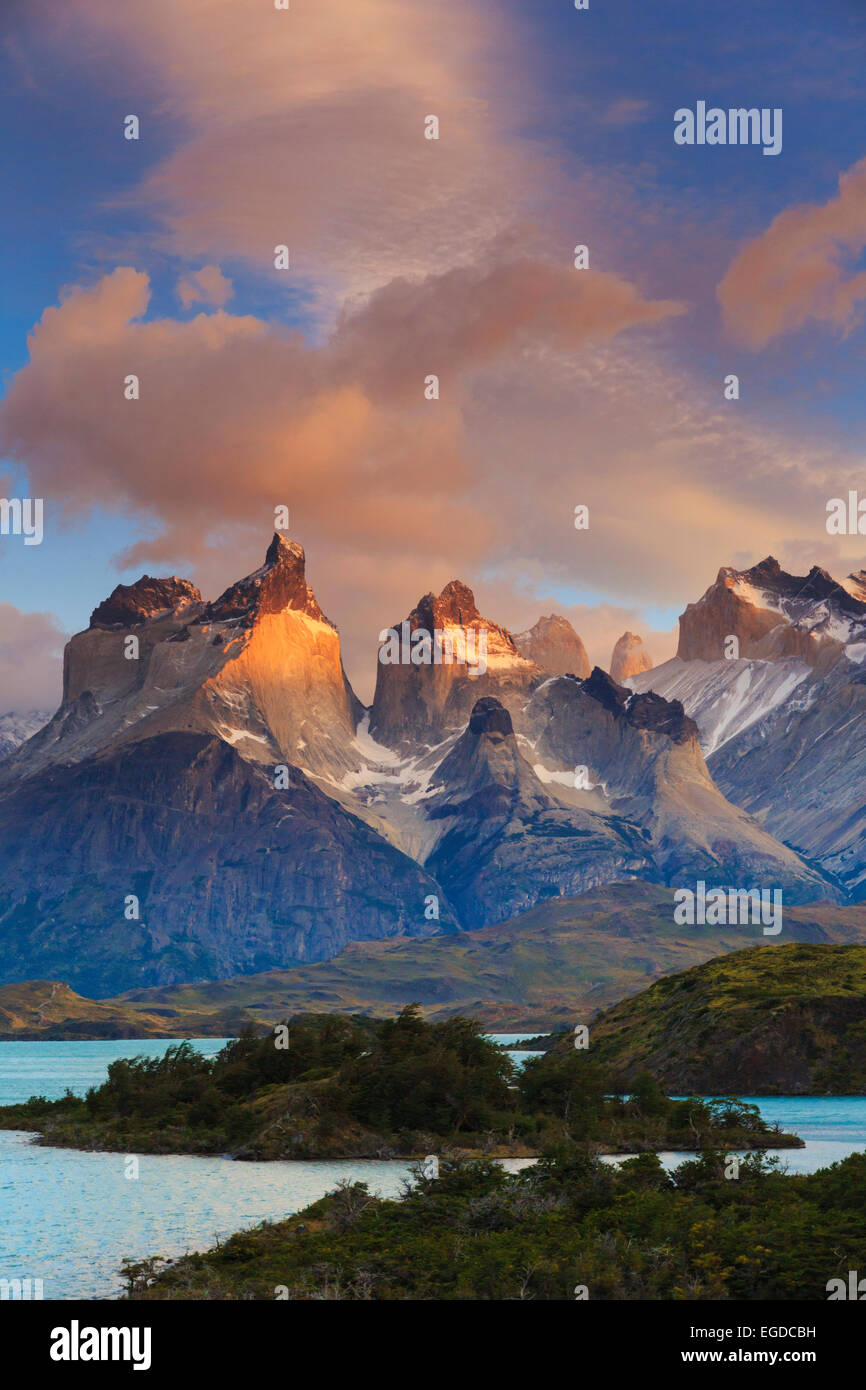 Il Cile, Patagonia, parco nazionale Torres del Paine (Sito UNESCO), il lago Peohe Foto Stock
