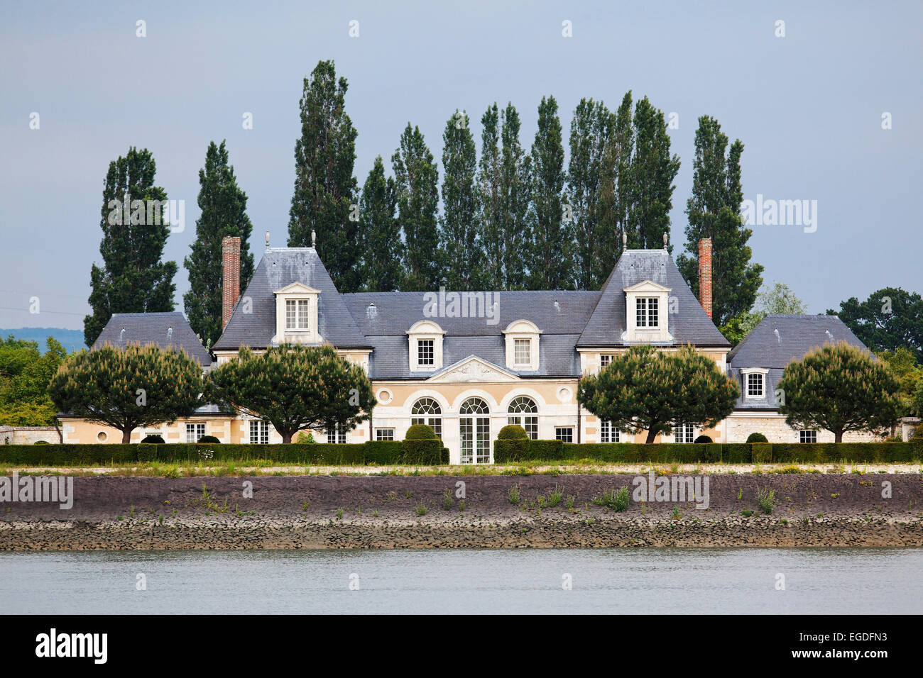 Casa vicino Jumieges sulla banca del fiume Senna, Seine-Maritime, Normandia, Francia Foto Stock