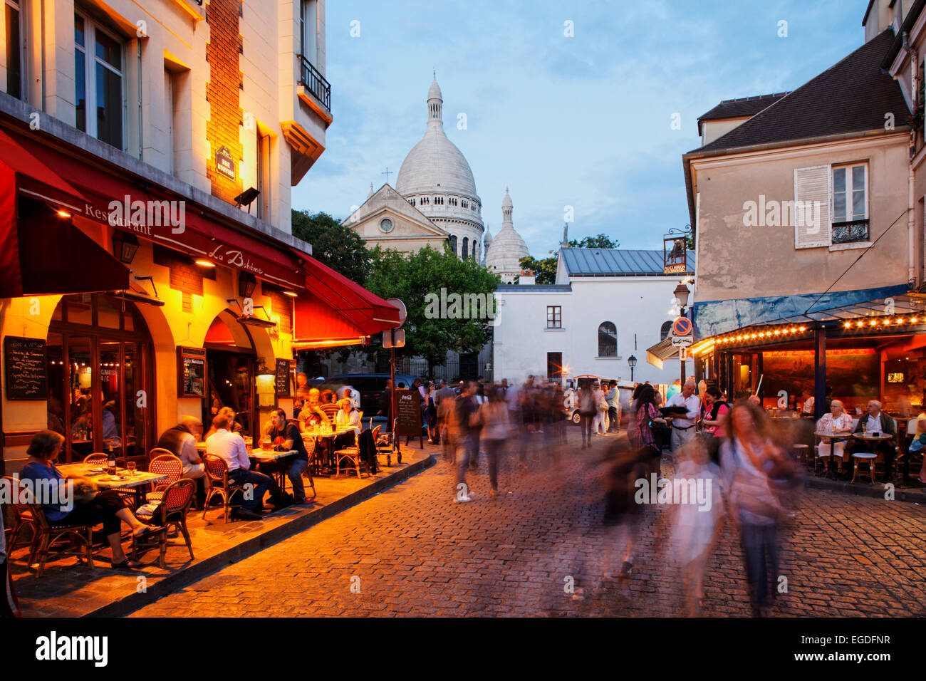 Place du Tertre e della basilica del Sacré Coeur e Montmartre, Parigi, Francia Foto Stock