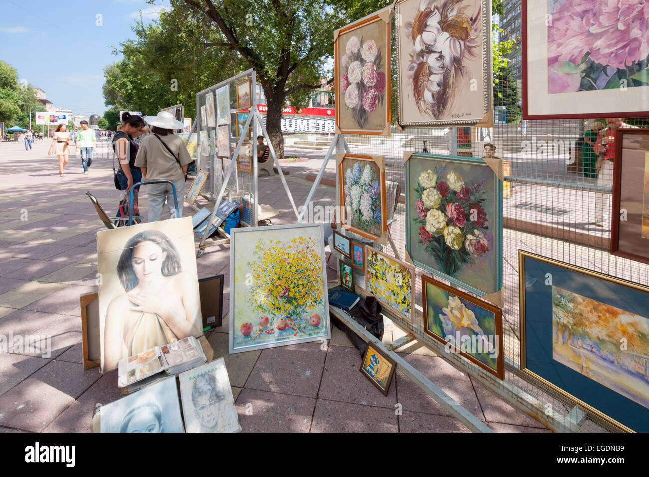 Arte in vendita lungo Zhibek Zholy, Almaty Kazakhstan Foto Stock