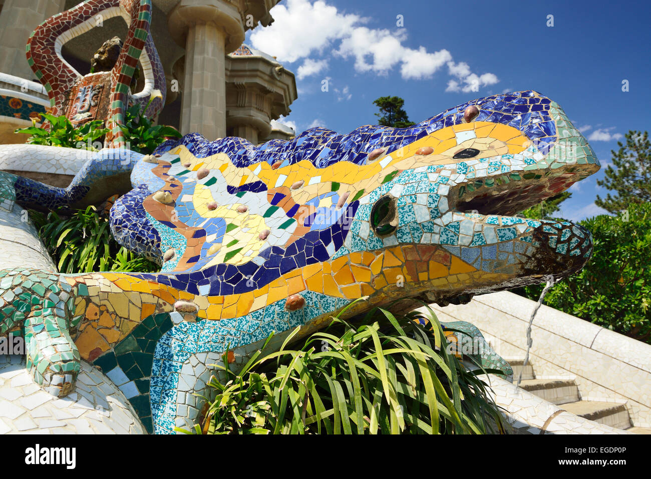 Salamandra mosaico noto come il drago, Parco Guell, architetto Antoni Gaudi, Sito Patrimonio Mondiale dell'Unesco Parco Guell, Catalano architettura modernista, Art Nouveau, Barcellona, in Catalogna, Spagna Foto Stock