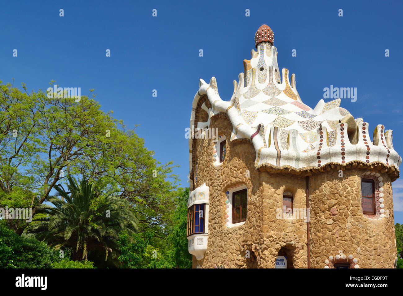 Casa del Guarda, Parco Guell, architetto Antoni Gaudi, Sito Patrimonio Mondiale dell'Unesco Parco Guell, Catalano architettura modernista, Art Nouveau, Barcellona, in Catalogna, Spagna Foto Stock