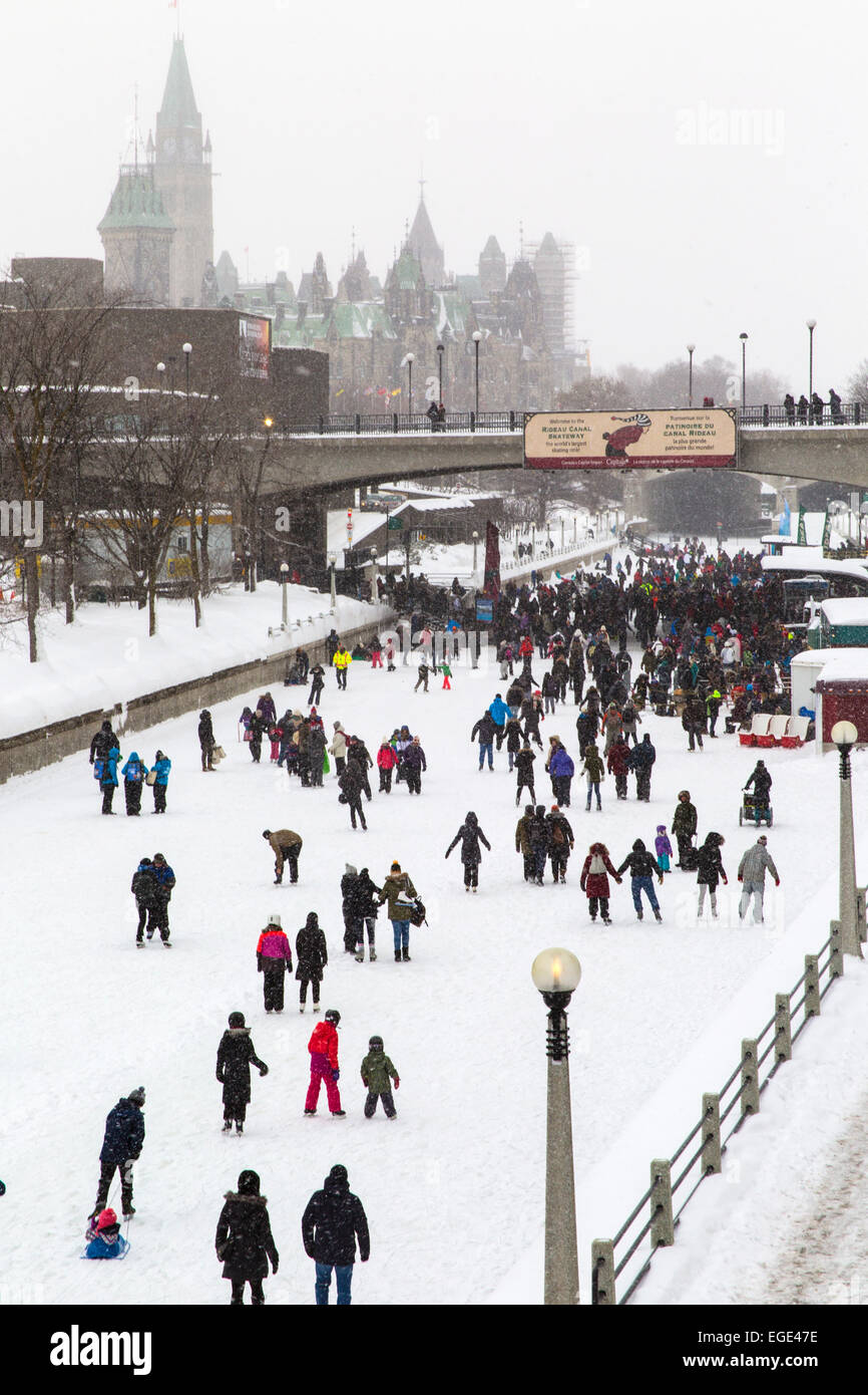 Ottawa Ontario in Canada è il capoluogo della regione. Rideau Canal Skateway 7.8 chilometro di pattinaggio. Foto Stock