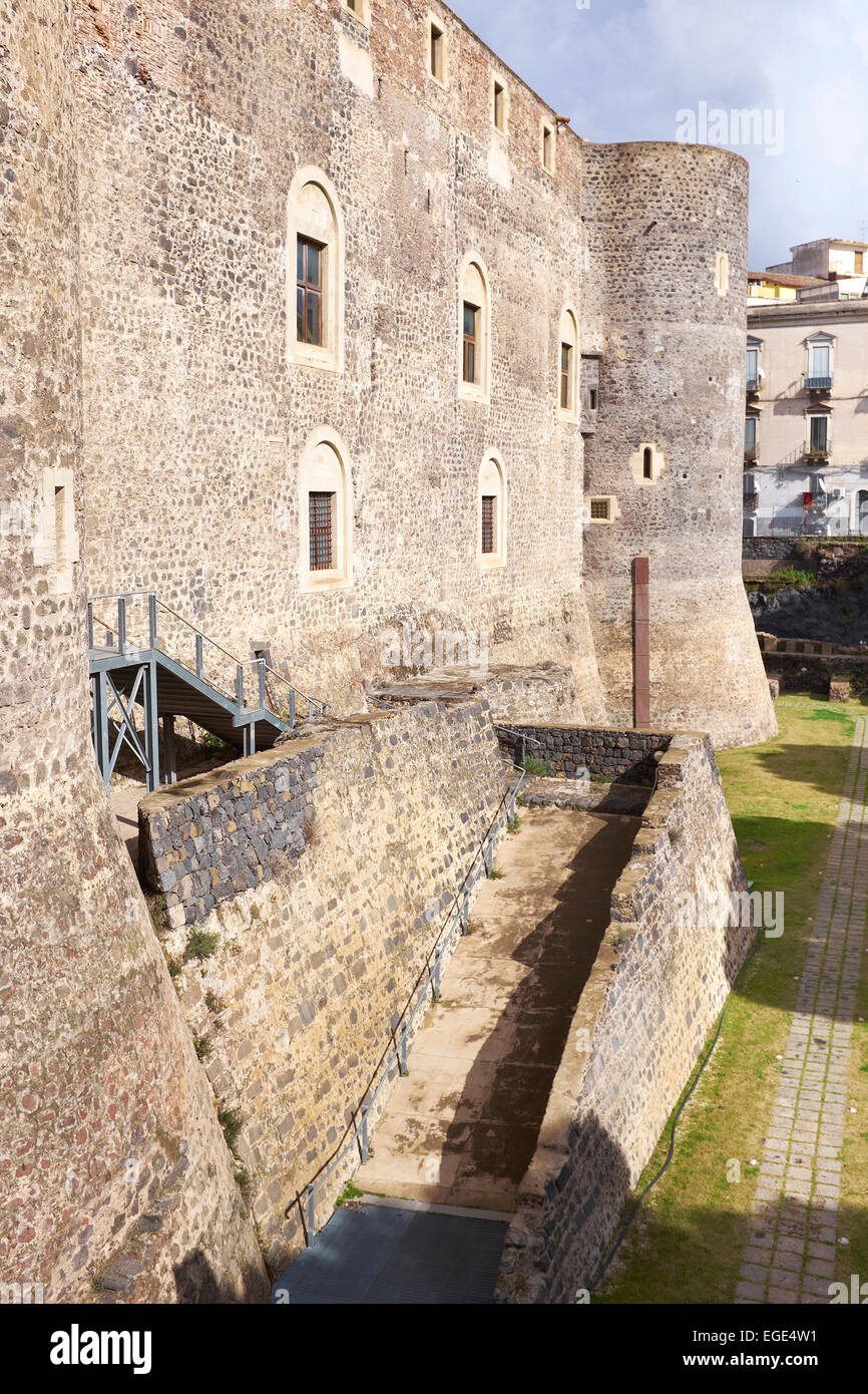 Castello Ursino, Catania, Sicilia, Italia. Turismo italiano, viaggi e meta di vacanza. Foto Stock