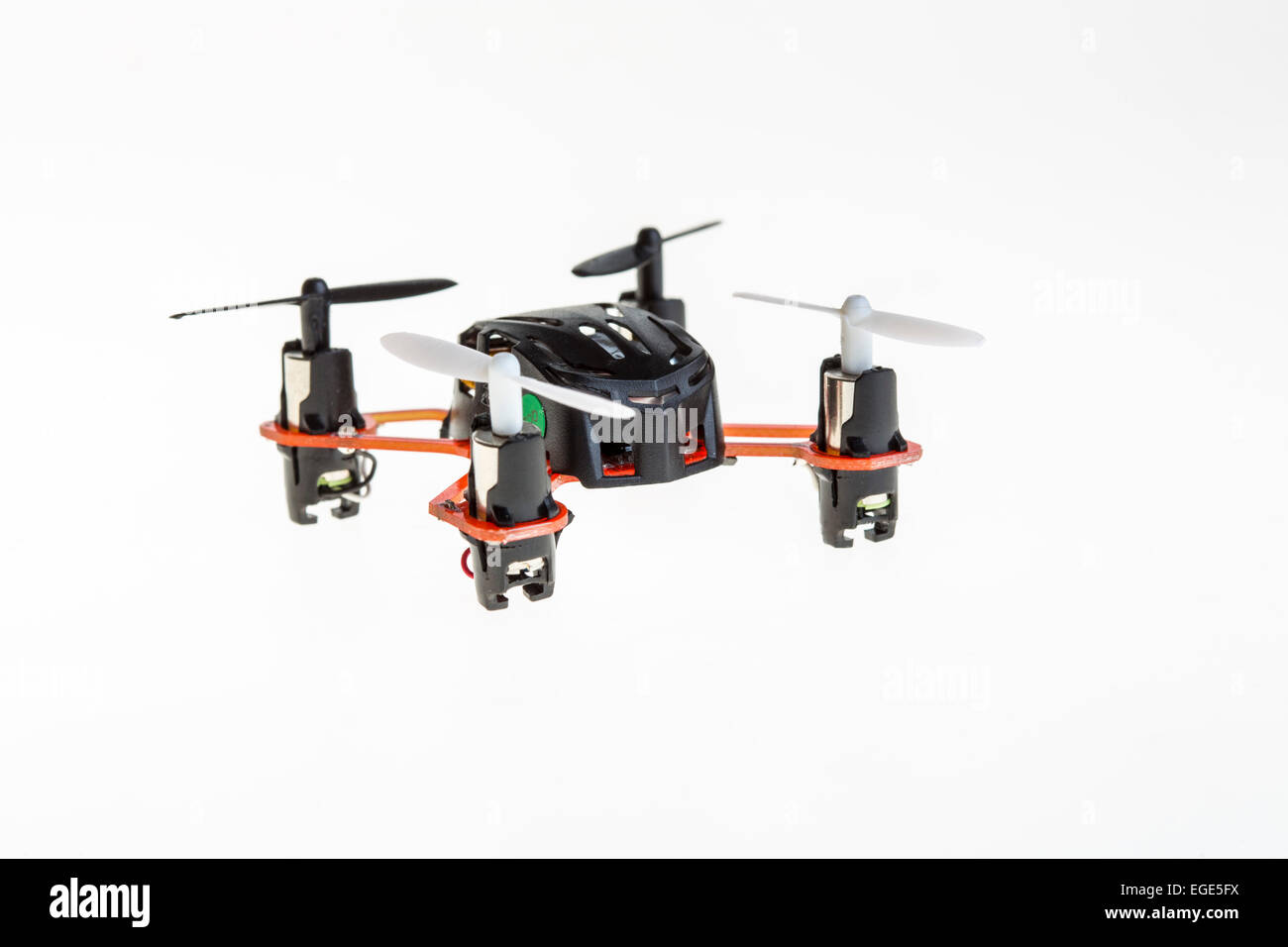 Piccolo drone giocattolo, a pochi centimetri di grandi, controllo remoto, motori elettrici, alimentato da batteria ricaricabile, Foto Stock