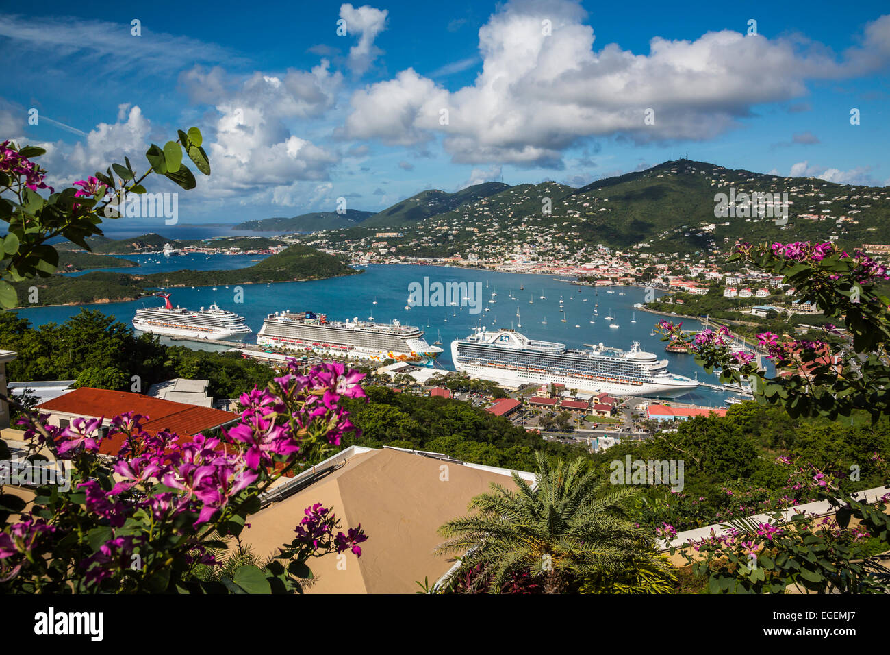 Il Havensight nave da crociera pier e dock dal Paradise Point, Charlotte Amalie, san Tommaso, Isole Vergini americane, dei Caraibi. Foto Stock