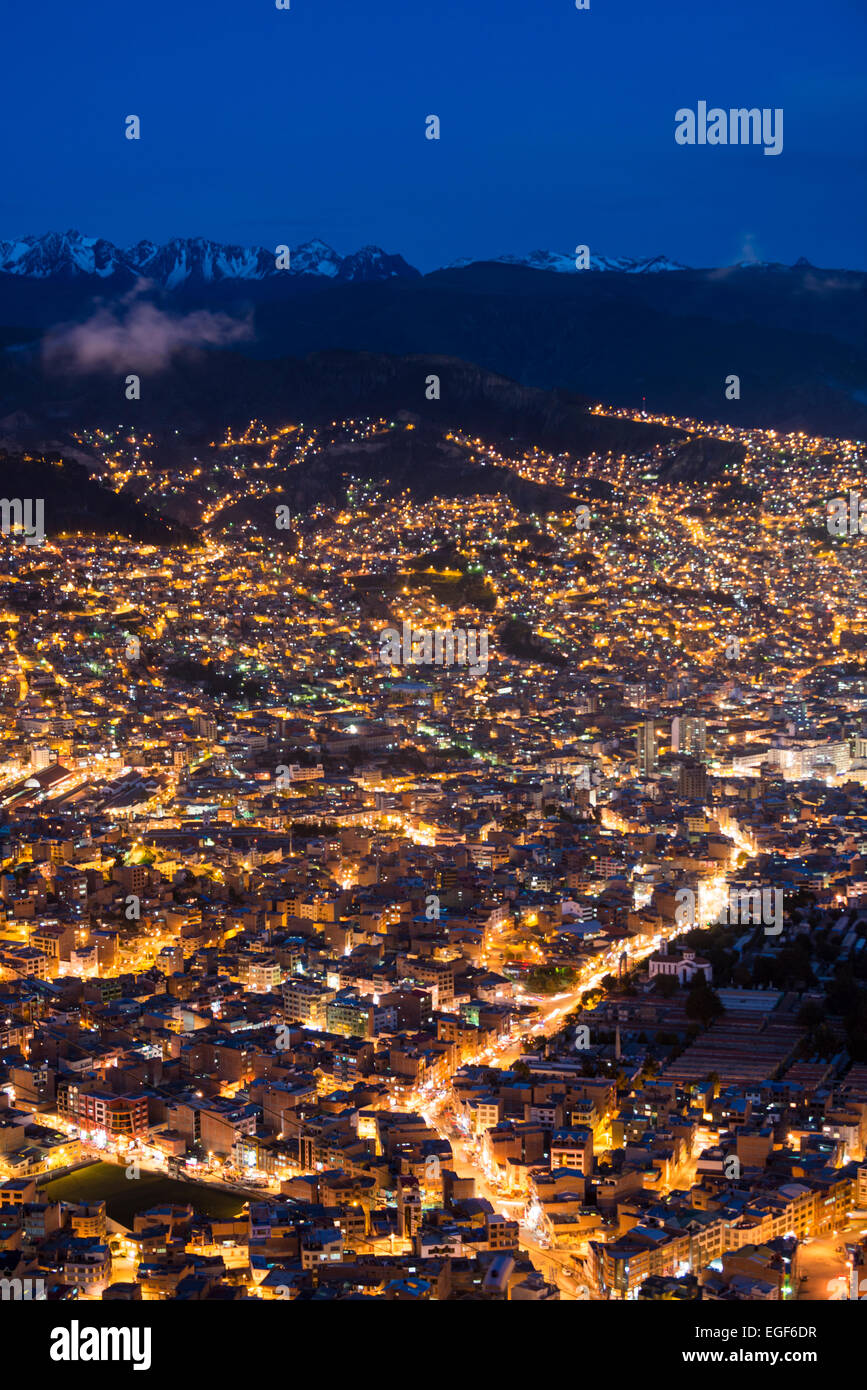 Vista di La Paz di notte da El Alto, La Paz, Bolivia Foto Stock