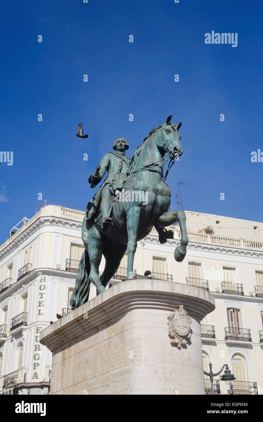 Madrid Spagna. Statua equestre in bronzo di Carlo III di Spagna, a Puerta del Sol, piazza, Madrid, Spagna. Foto Stock