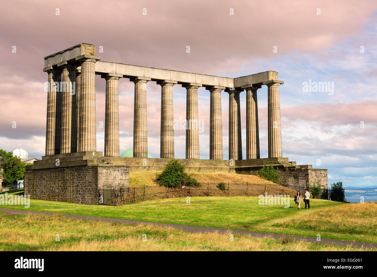 Pilastri del monumento nazionale, Edimburgo, Scozia, Regno Unito Foto Stock