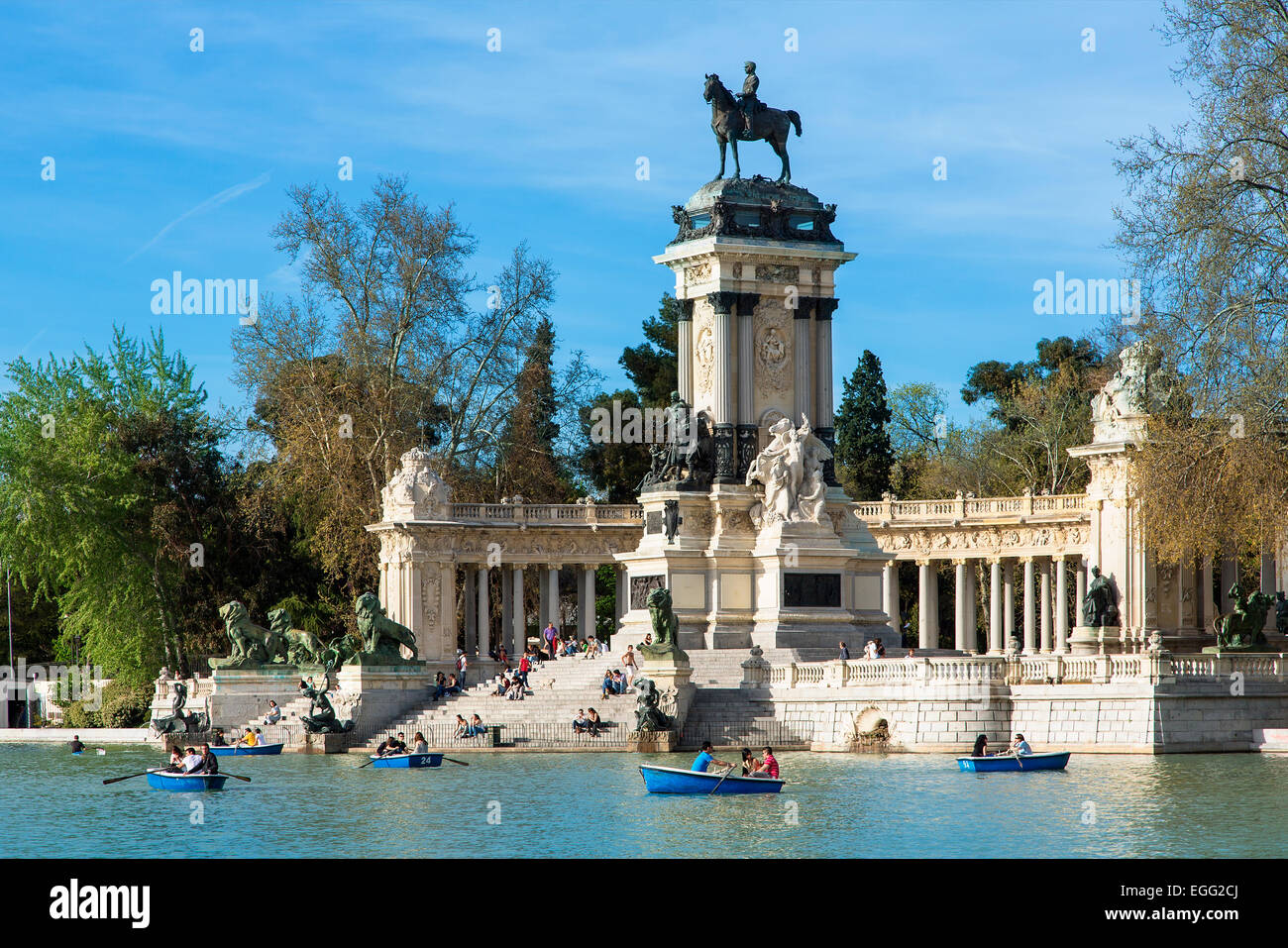 Madrid, Buen Retiro park e Alfonso XII Monumento Foto Stock