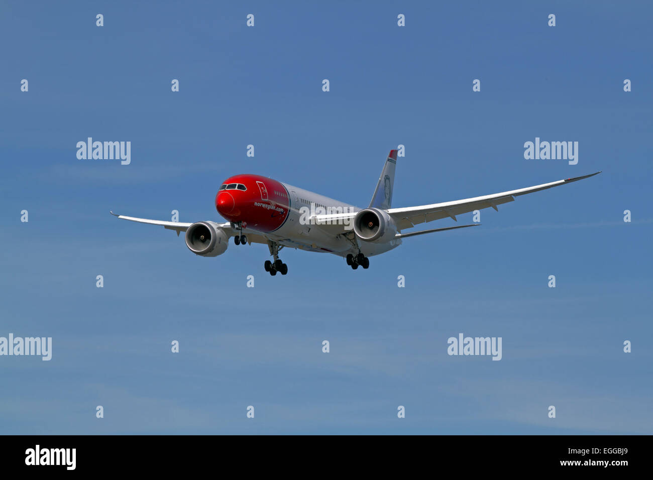 B788 Boeing 787-8 Dreamliner EI-LNA - Norwegian Air (Sonja Henie livrea) sull'approccio finale all'aeroporto di Copenaghen, CPH, da Oslo, Norvegia. Foto Stock