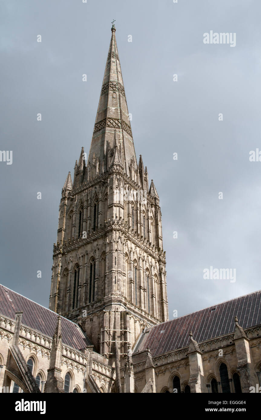 La Cattedrale di Salisbury fu costruito tra il 1220 e il 1258 ed è considerato uno dei più imponenti presto cattedrali inglese Foto Stock