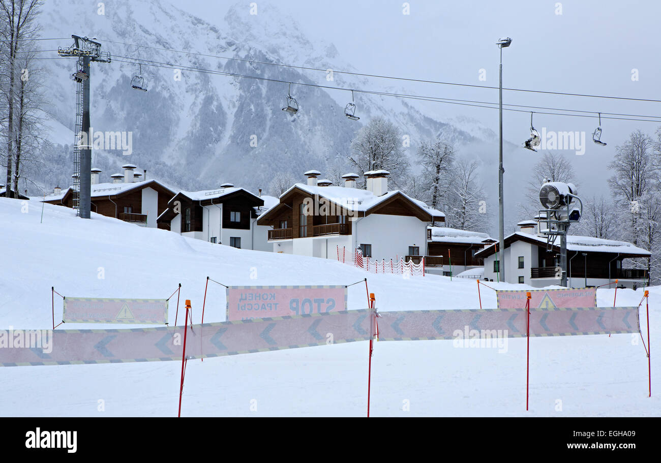 Rosa Chalet in Roza Khutor plateau Foto Stock