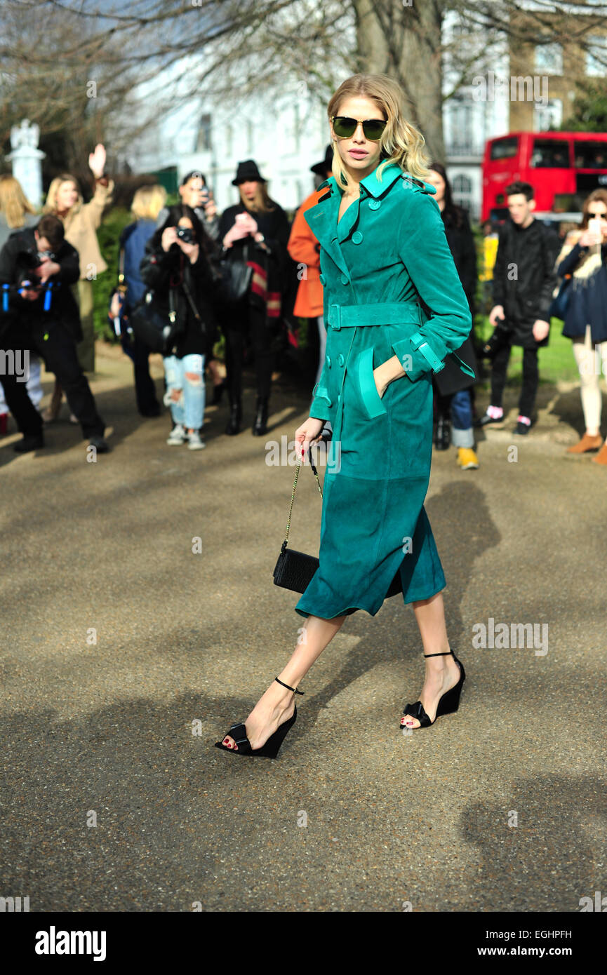 Elena Perminova frequentando il Burberry mostra durante la London Fashion Week - Feb 23, 2015 - Foto : Pista Manhattan/Celine Gaille/picture alliance Foto Stock