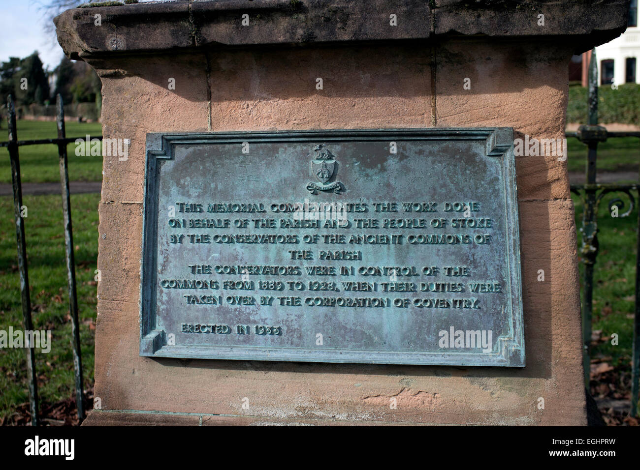 Monumento di pietra in Binley Road, Binley, Coventry, West Midlands, England, Regno Unito Foto Stock