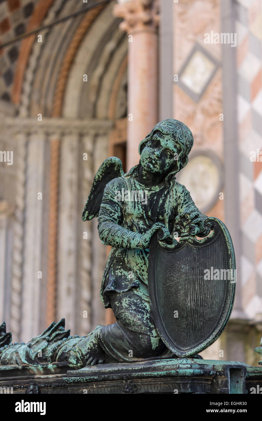 L'Italia, Lombardia, Bergamo Alta, la cappella Colleoni, statua dettaglio Foto Stock