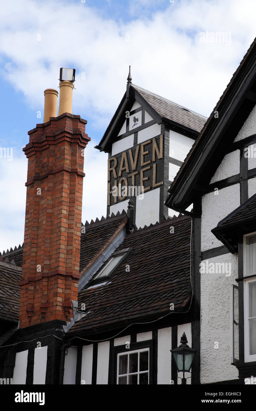 Raven Hotel, nero e bianco edificio con travi di legno in Droitwich, Worcestershire Foto Stock