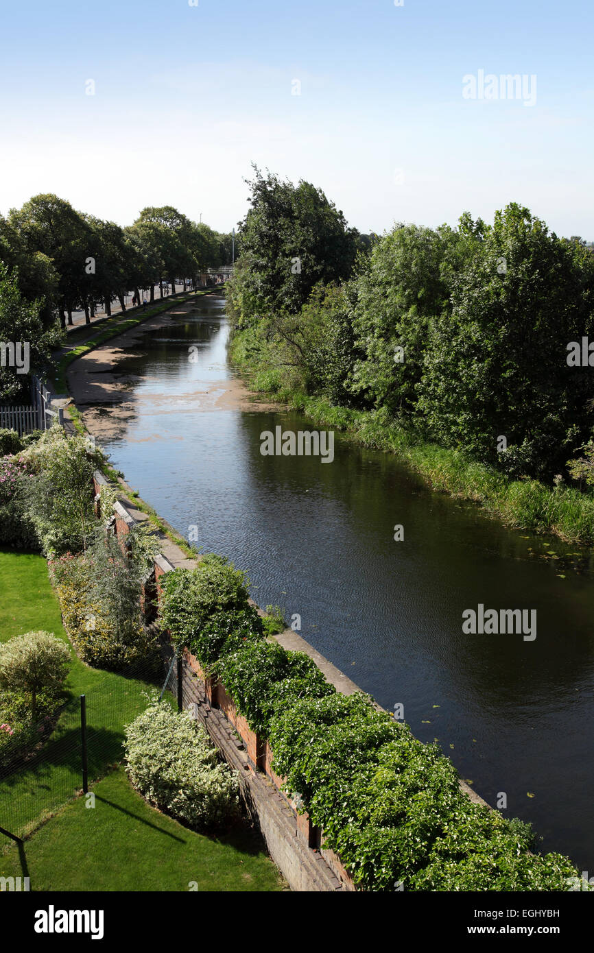 Il Erewash canal, costeggiando il Tamworth Road in Long Eaton. Foto Stock