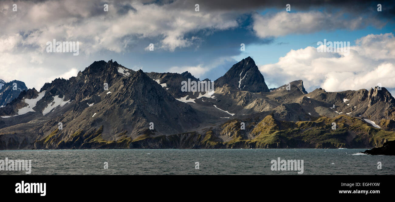 Georgia del Sud, Costa meridionale con il bel tempo, panoramica Foto Stock