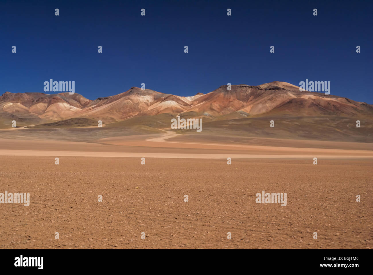 Una vista pittoresca del tranquillo deserto boliviano vicino Salar de Uyuni in sud americana Andes Foto Stock