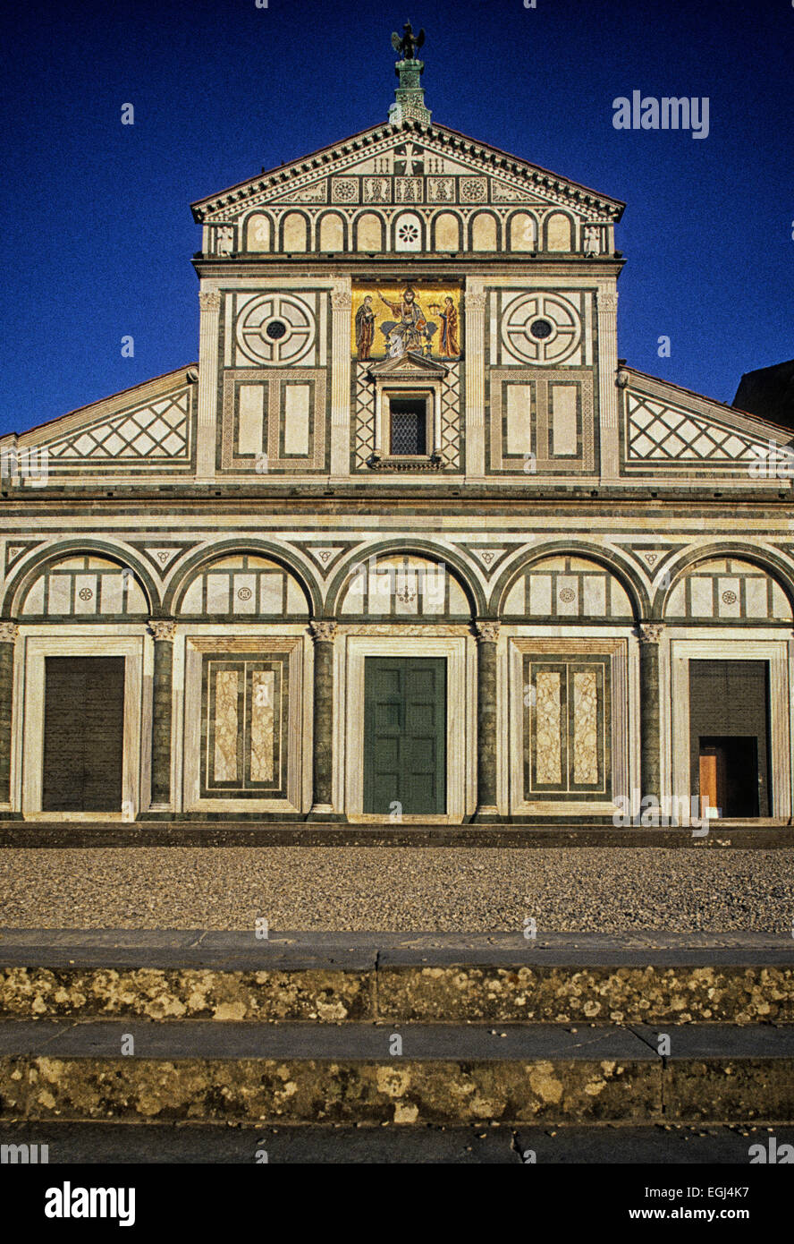 La chiesa rinascimentale di San Miniato su una collina sfrangiare Firenze in Toscana Foto Stock