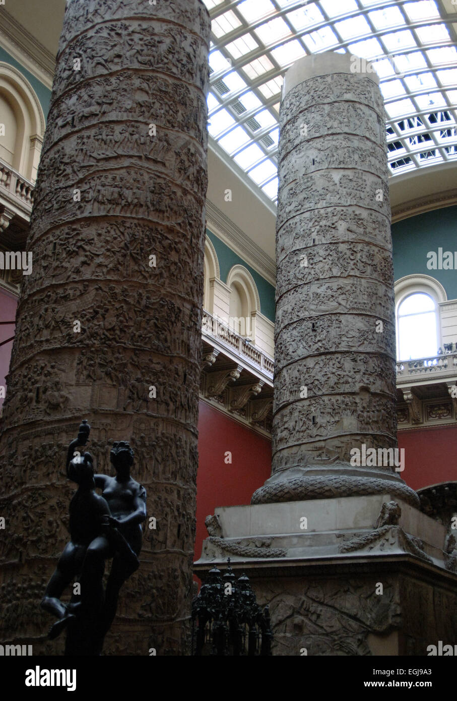 Calco in gesso della Colonna di Traiano. Replica del 1864. Victoria and Albert Museum. Londra. In Inghilterra. Regno Unito. Foto Stock