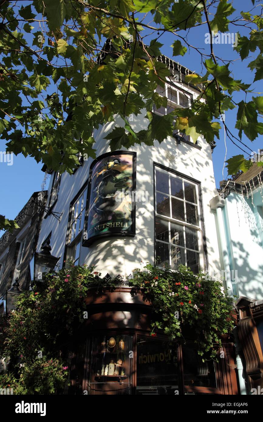 Il Breve, la Gran Bretagna è più piccolo pub, Bury St Edmunds, Suffolk, Regno Unito Foto Stock