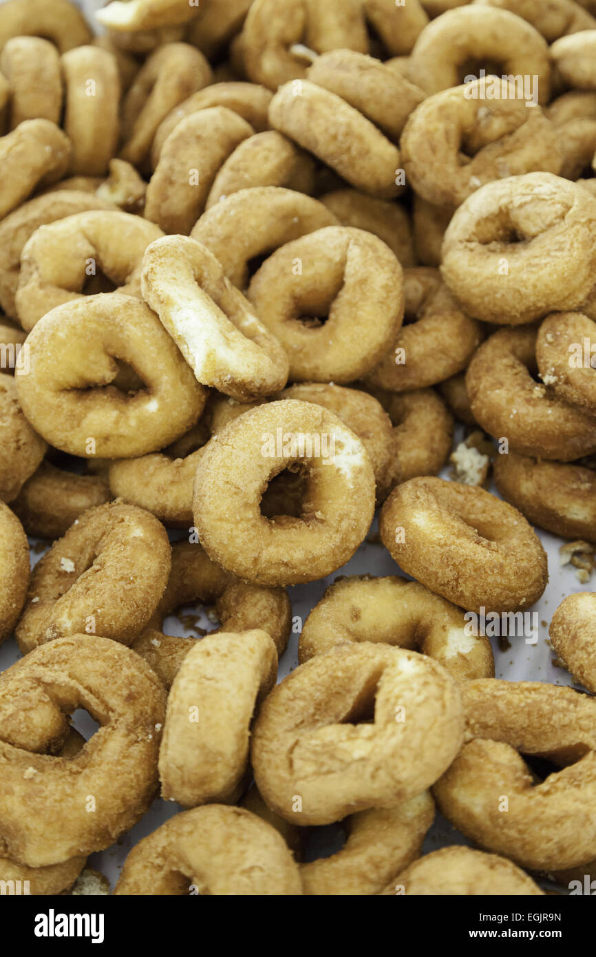 In casa ciambelle fritte, dettagli di un tipico dessert spagnolo, cibo sano, cibo fresco Foto Stock