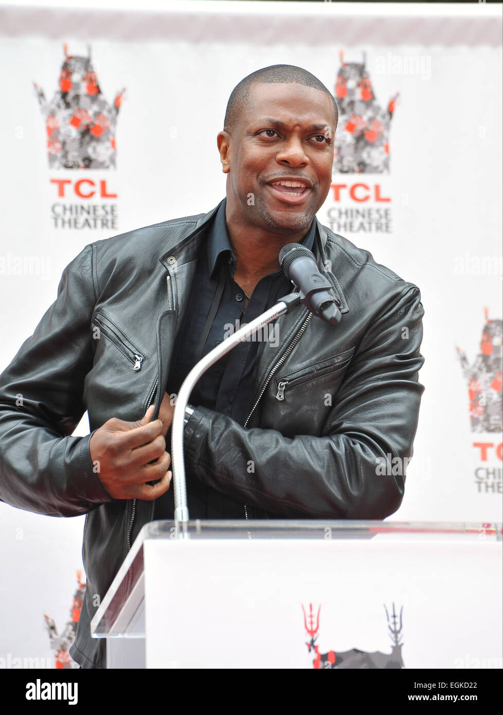 LOS ANGELES, CA - Giugno 6, 2013: Chris Tucker a Jackie Chan's hand & footprint cerimonia nel cortile del TCL Chinese Theatre, Hollywood. Foto Stock