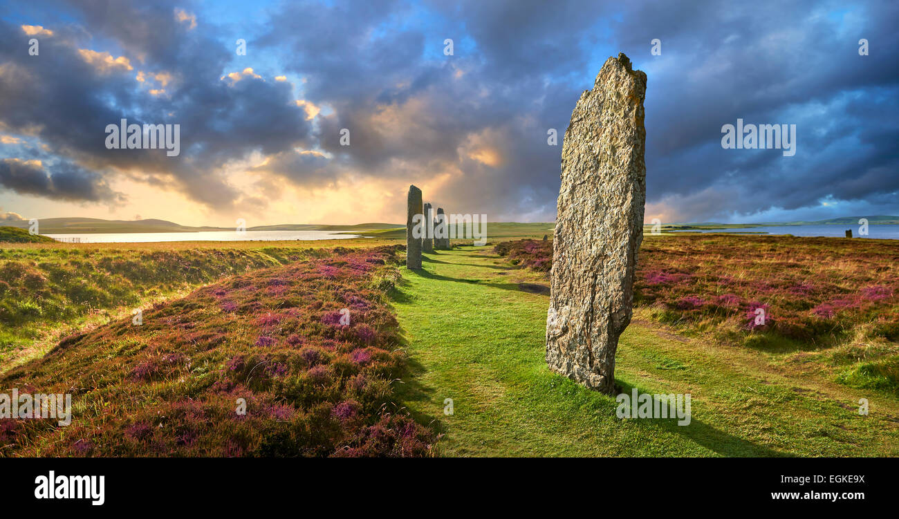 L'anello di Brodgar, 2.500 a circa 2.000 BC, neolitico un cerchio di pietra o henge un Sito Patrimonio Mondiale dell'UNESCO, isole Orcadi, Scozia Foto Stock