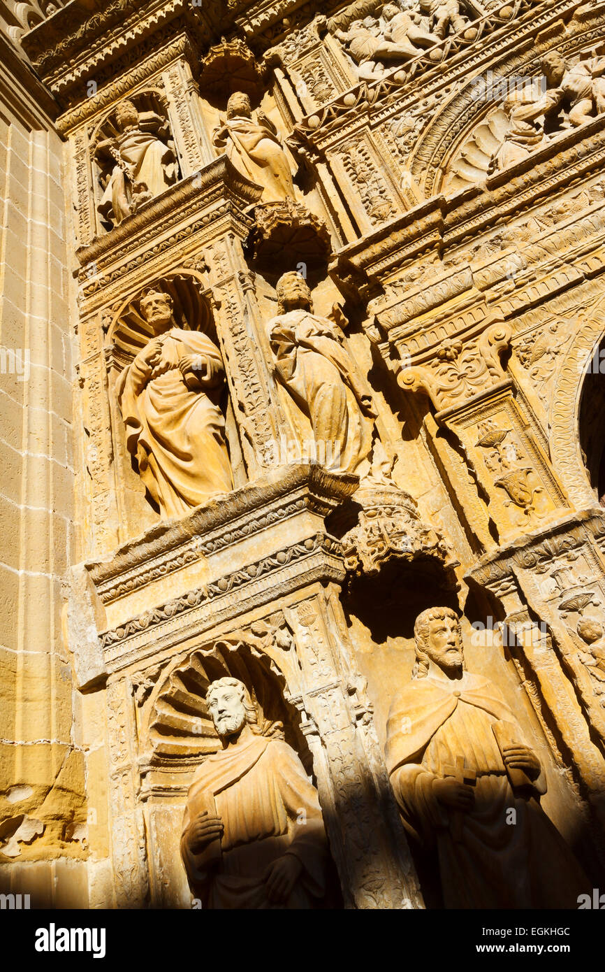 Plateresque anteriore nel Santo Tomas Apostol chiesa (Felipe Vigarny lavoro). Haro. La Rioja. La Spagna, l'Europa. Foto Stock