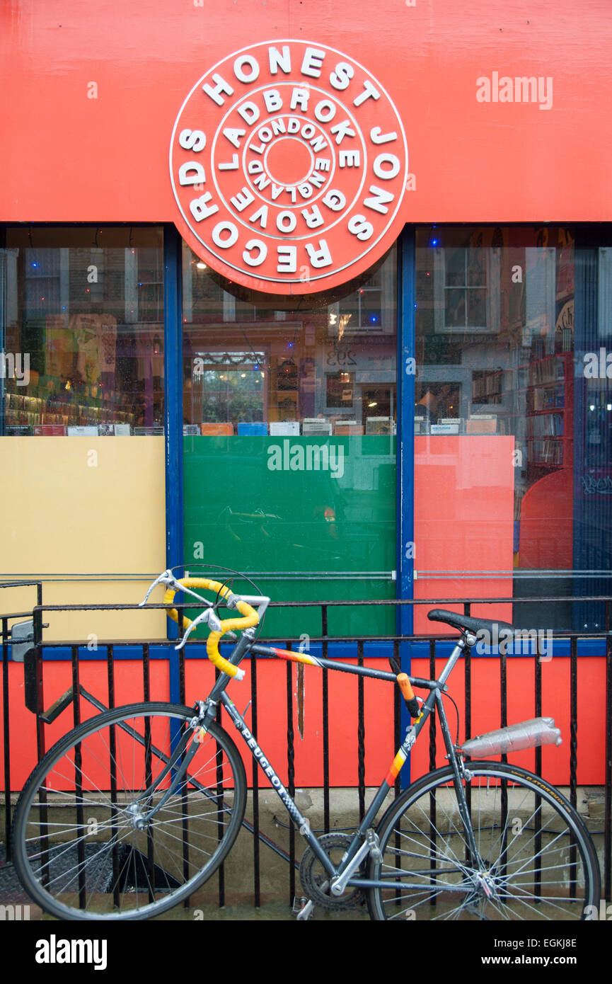 Facciata di onesto Jons record di Ladbroke Grove a Londra, Inghilterra Foto Stock
