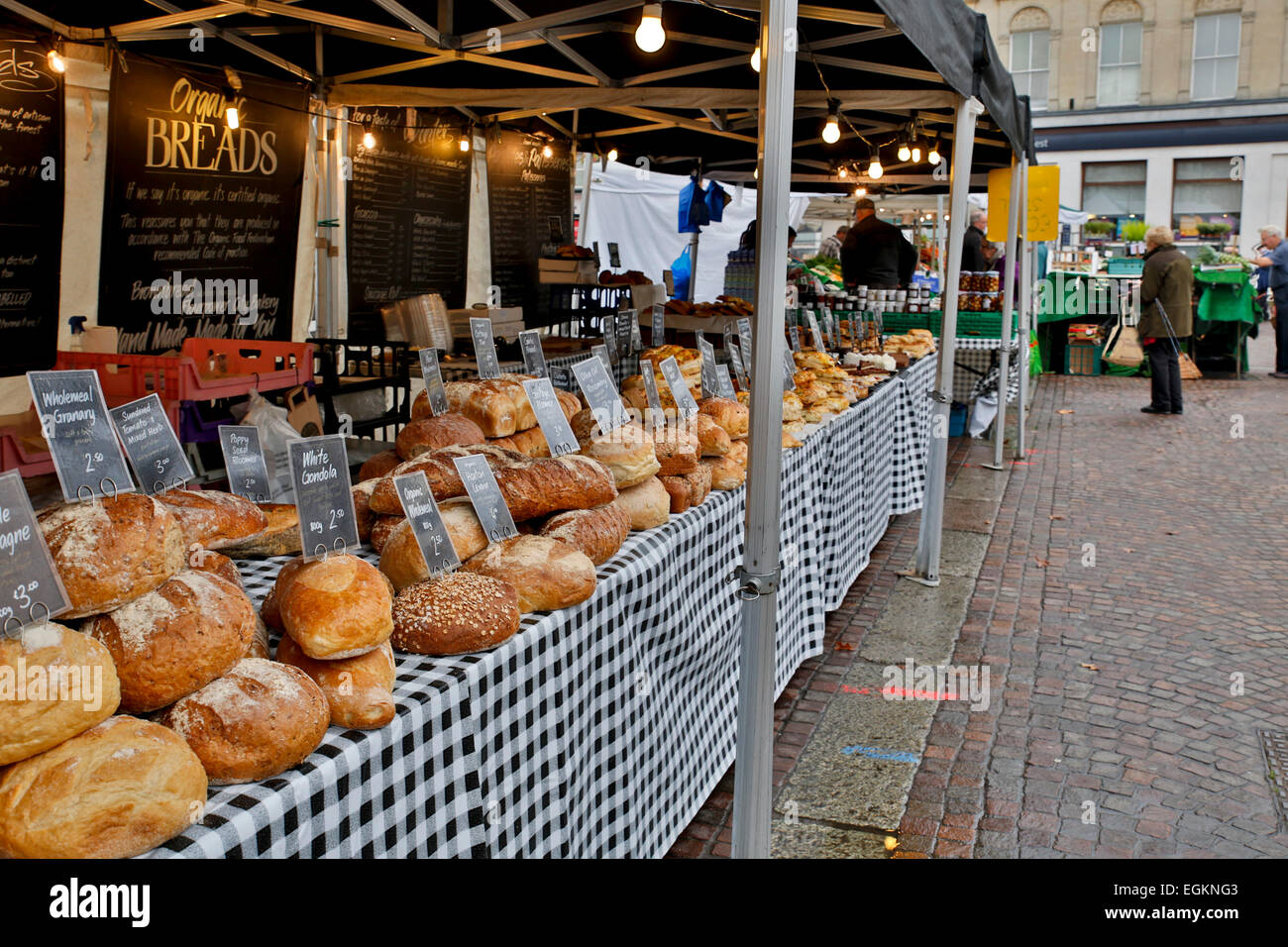 Newbury Street Market; Pane di stallo; Berkshire REGNO UNITO Foto Stock