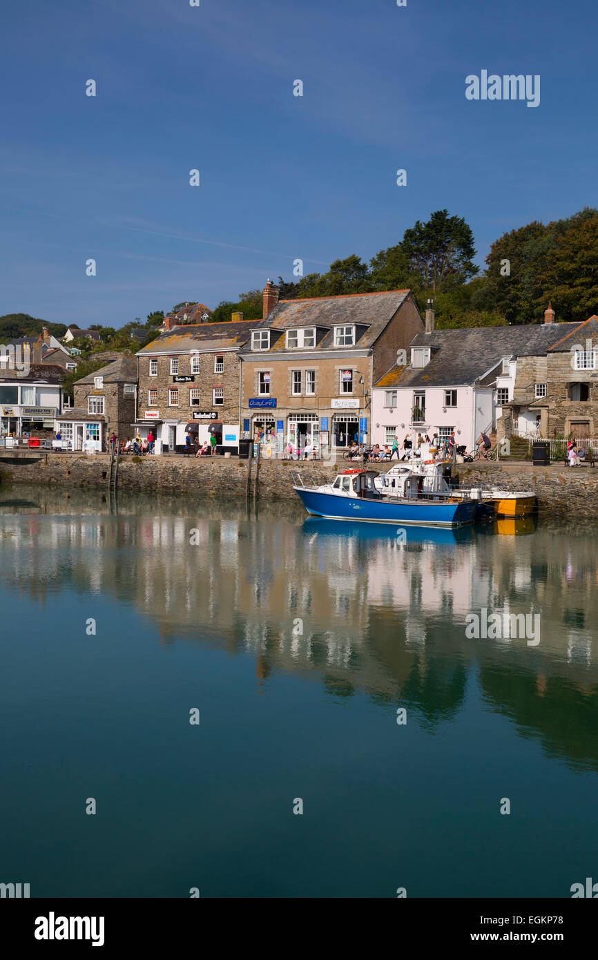 Padstow porto; barche ormeggiate Cornwall, Regno Unito Foto Stock