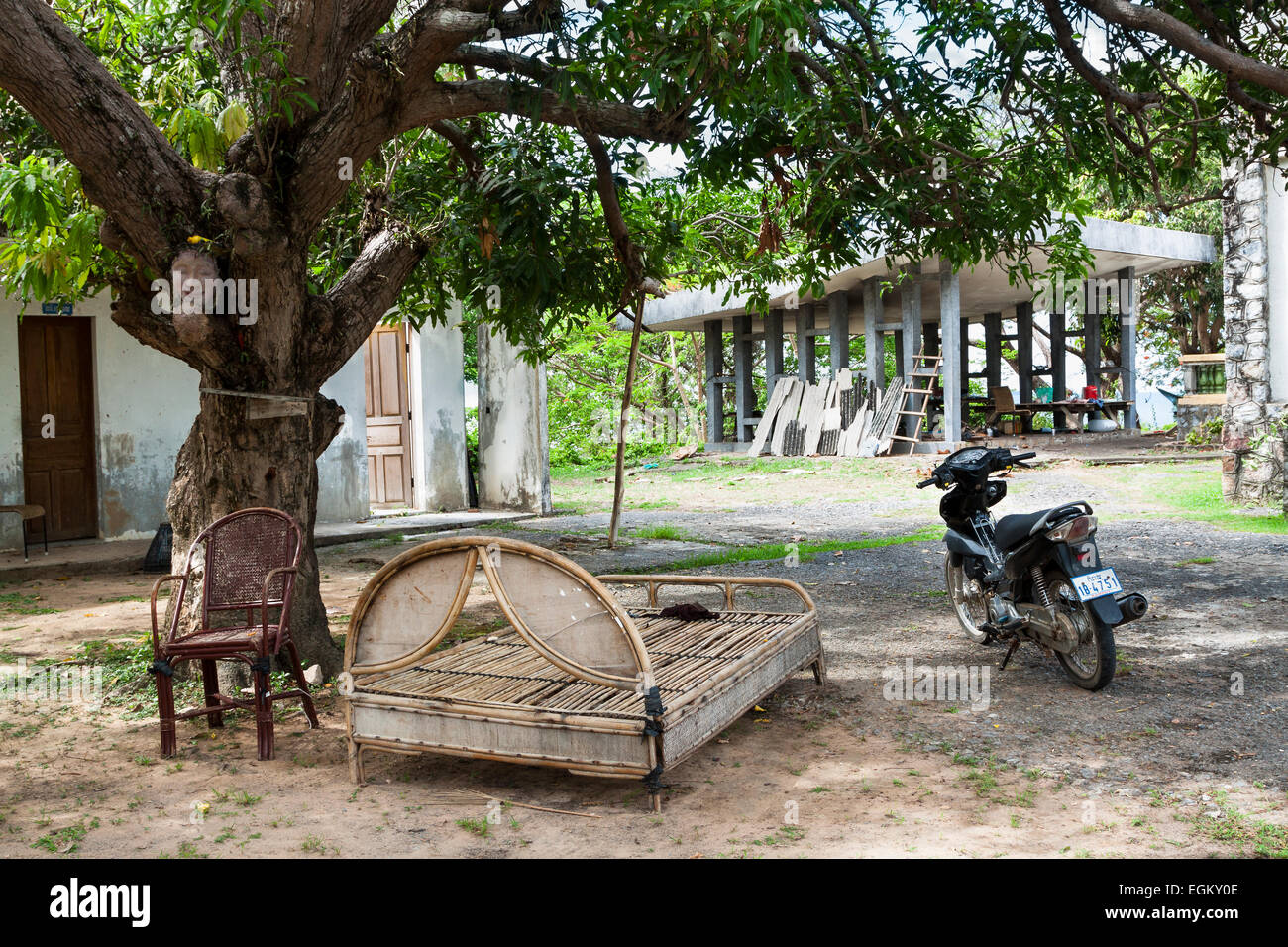 Ex re Sihanouk's mansion sulla sommità della collina in Kep, Cambogia. Foto Stock