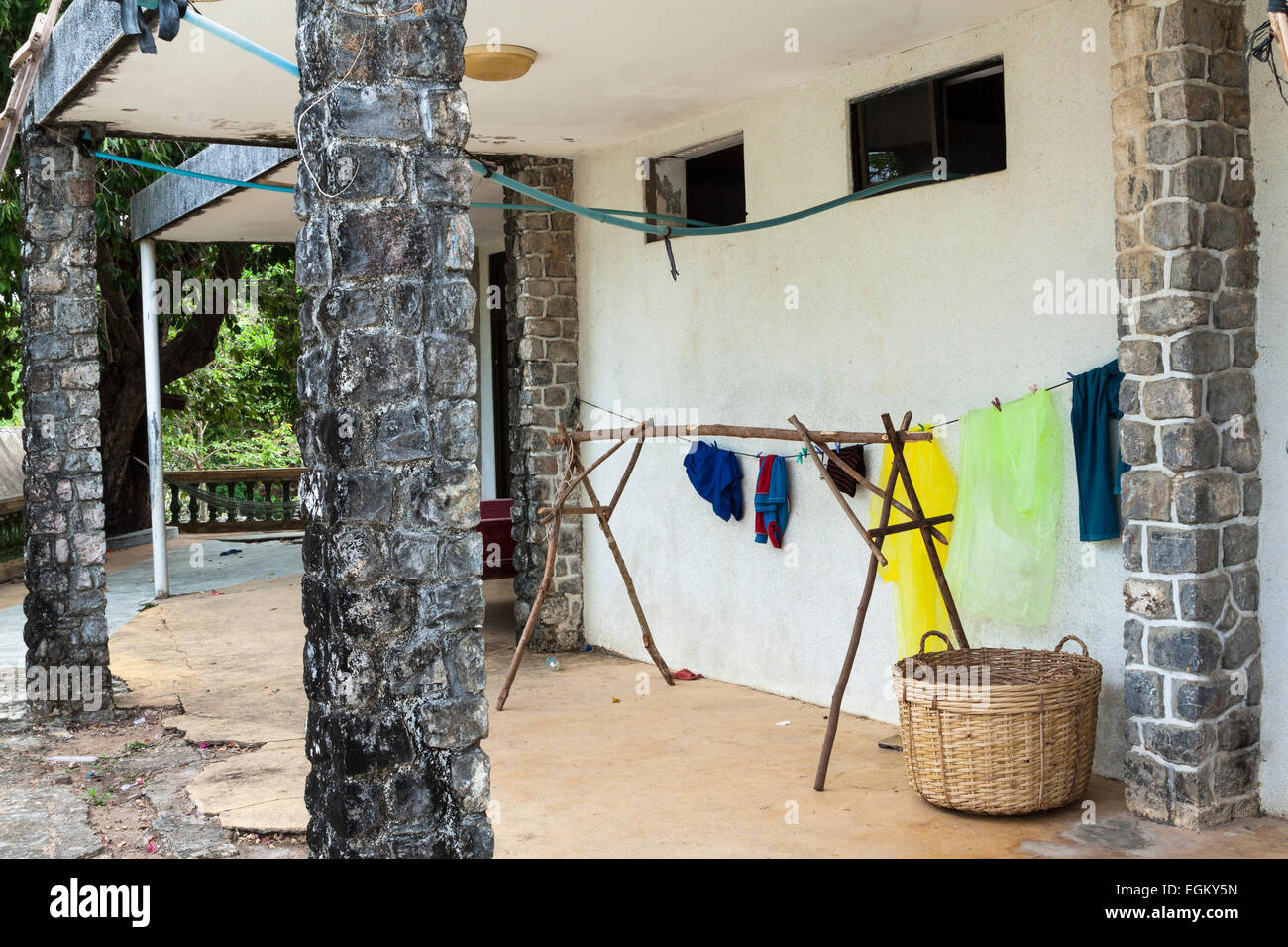 Ex re Sihanouk's mansion sulla sommità della collina in Kep, Cambogia. Foto Stock
