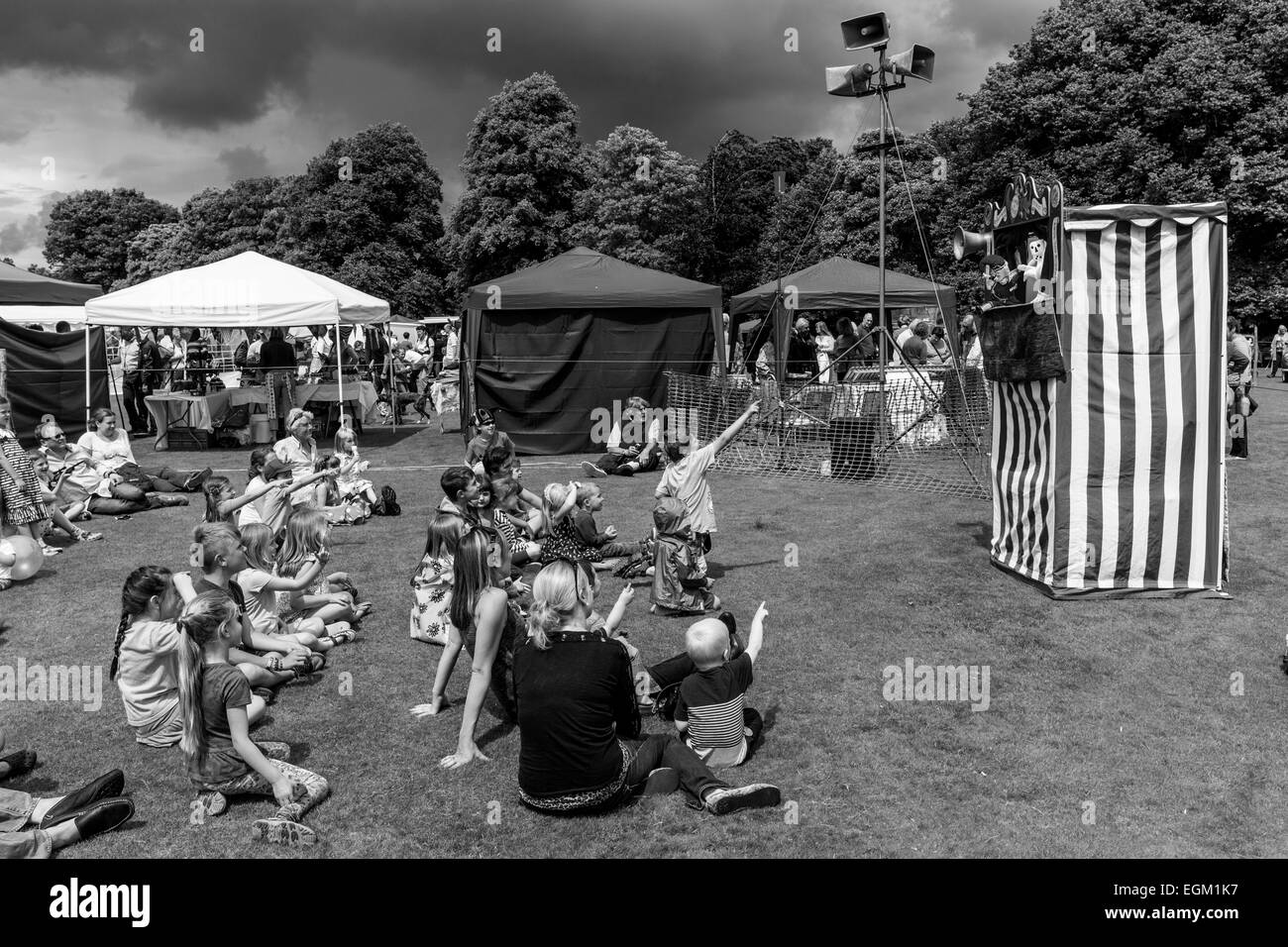 Un tradizionale Punch & Judy Show, Nutley Fete, Sussex, Inghilterra Foto Stock