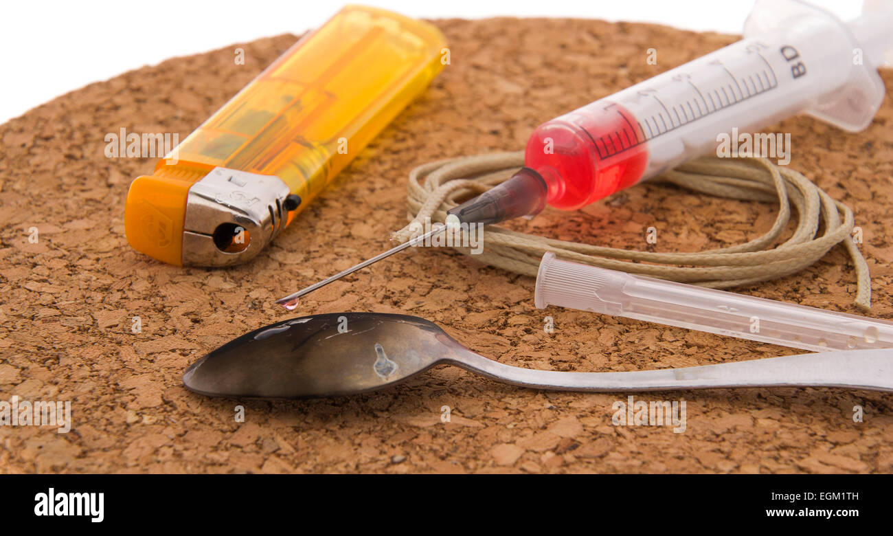 Dipendenze: siringa, drug pillole. Isolato Foto Stock