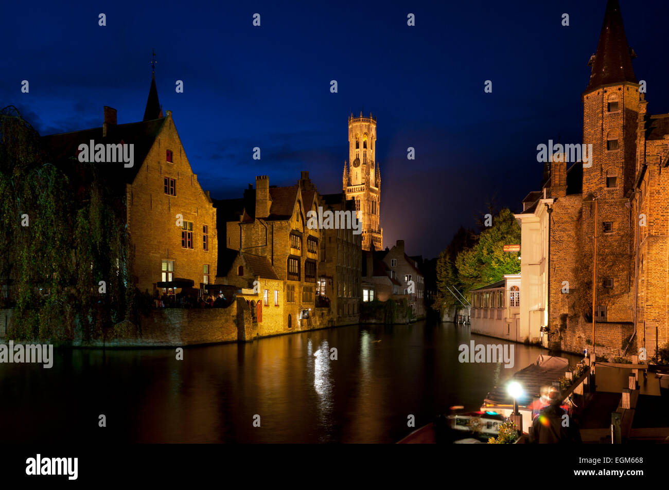 Bruges Rozenhoedkaai e fiume reie Belgio europa Foto Stock