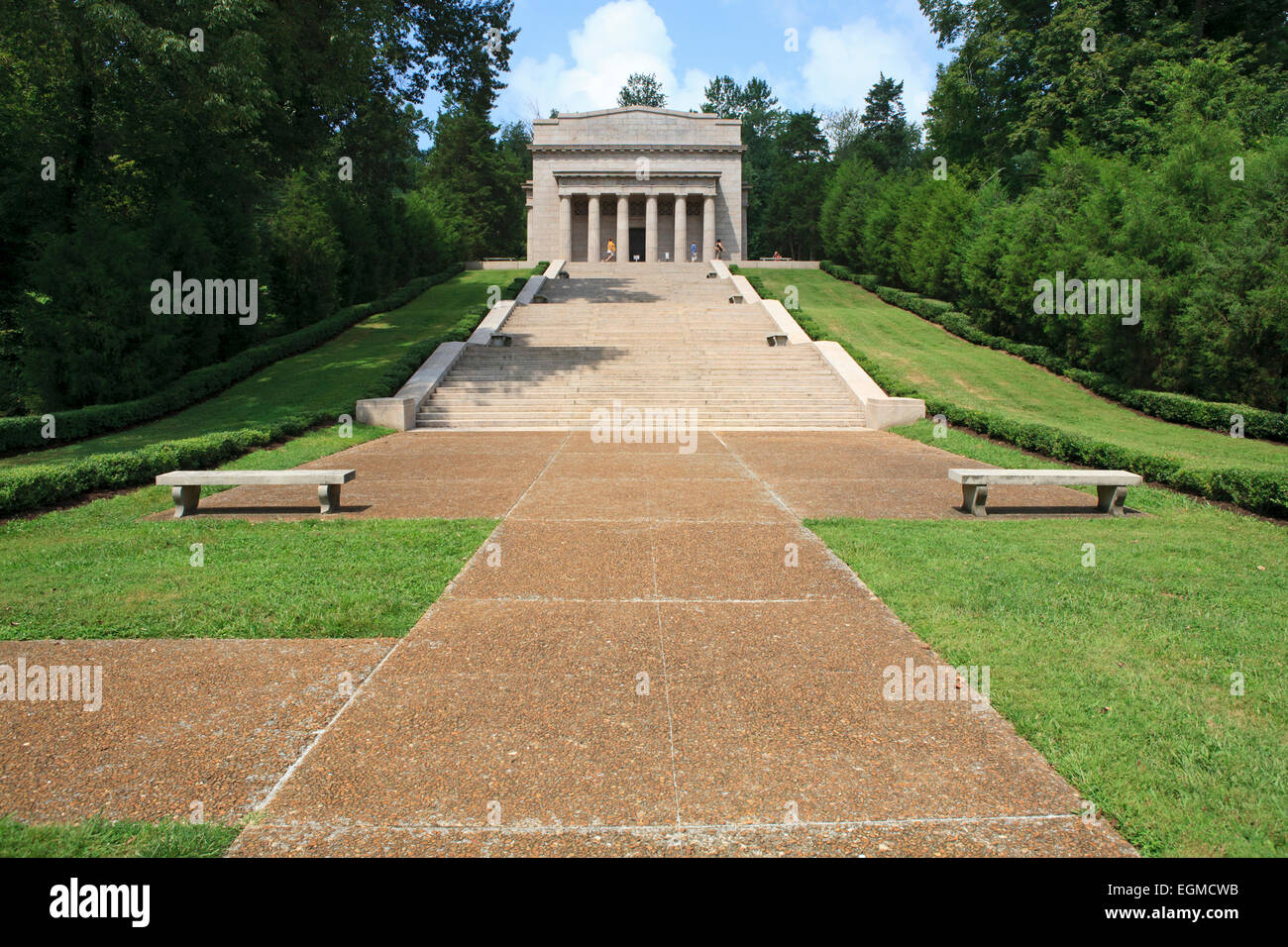 Campo e riproduzione del Lincoln Memorial a Abraham Lincoln Birthplace National Historical Park in Kentucky. Foto Stock