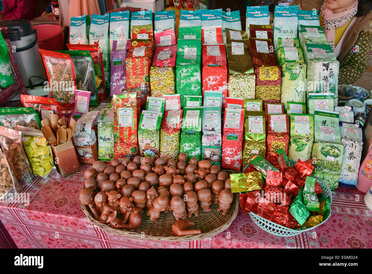 Il tè per la vendita, Mae Salong, provincia di Chiang Rai, Thailandia Foto Stock